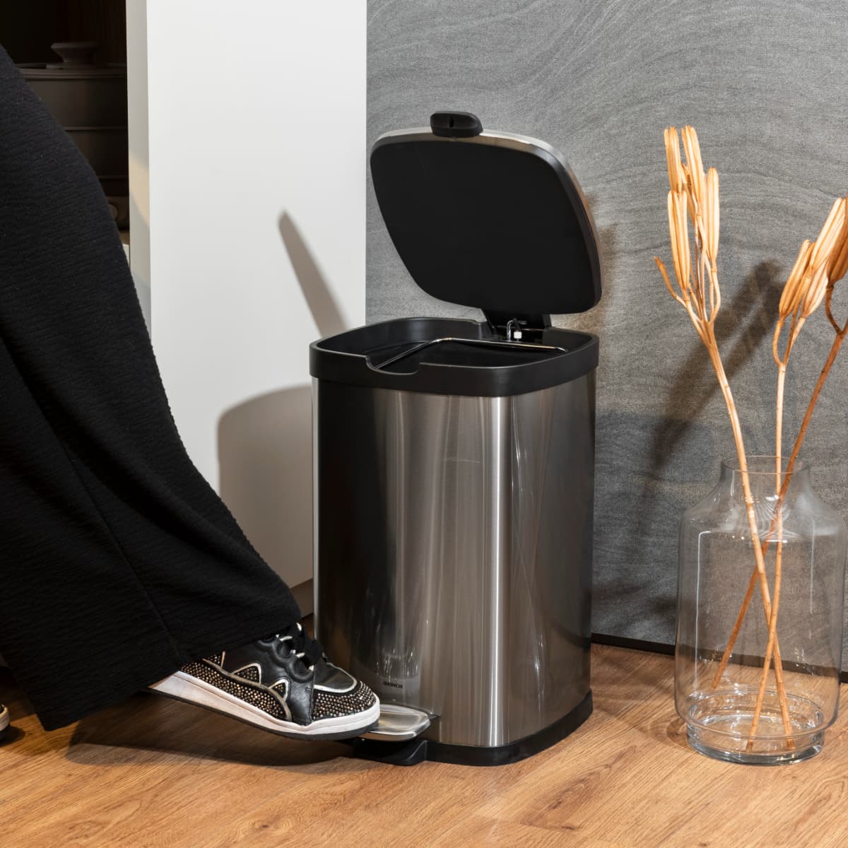 Lixeira com Pedal e Balde Brinox Frame 12 Litros Aço Inox Escovado - Imagem 3