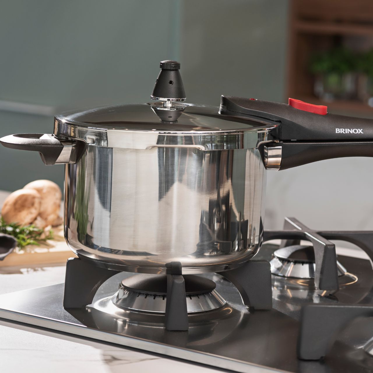 Panela de Pressão Inox Brinox Ultra com Fundo Triplo 4 Litros Ø20cm com 4 Dispostivos de Segurança - Imagem 2