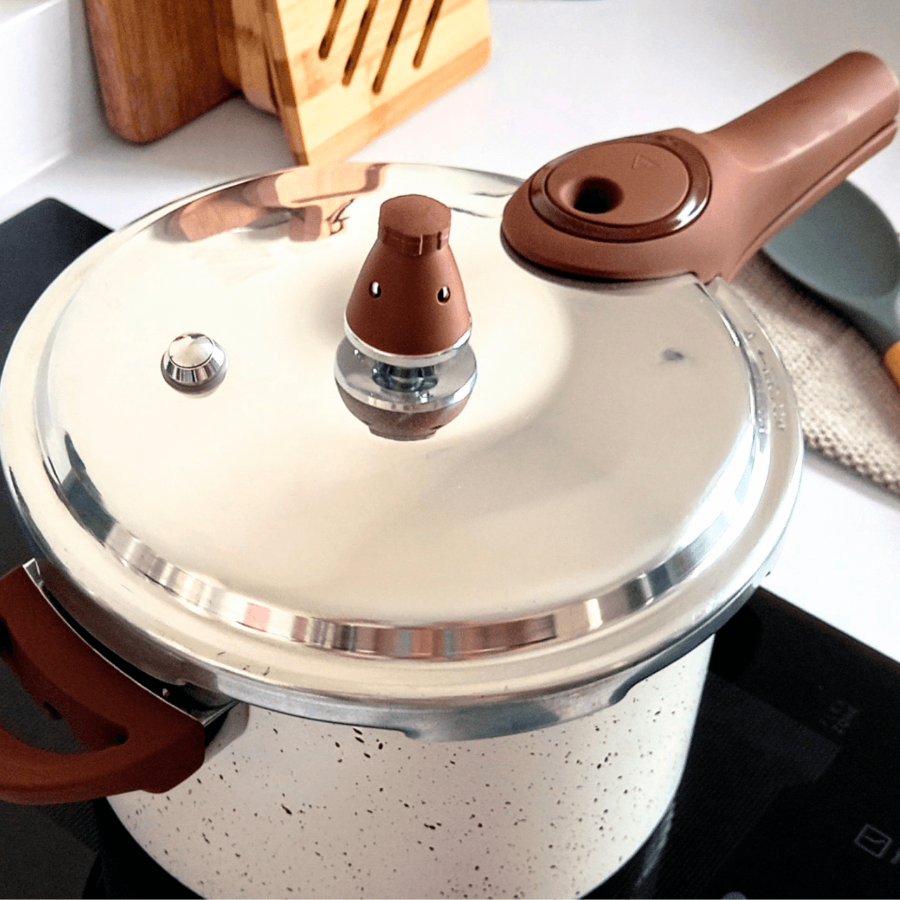 Panela de Pressão Indução Brinox Antiaderente Ceramic Life Pressure 4,2L Vanilla - Imagem 6