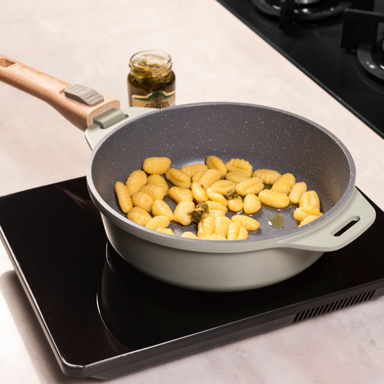 Jogo de Panelas Empilhável Brinox Loft 7 Peças Antiaderente Ceramic Life, Cabo Removível e Fundo de Indução – Verde - Imagem 6