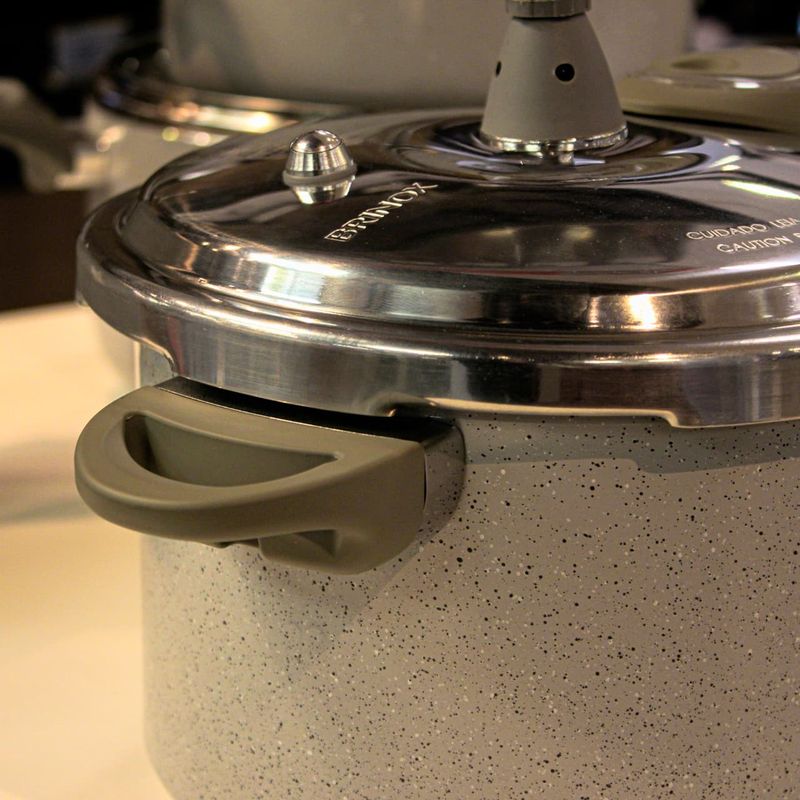 promocao-panela-de-pressao-brinox-antiaderente-ceramico-inducao-ceramic-life-marble-blend-3