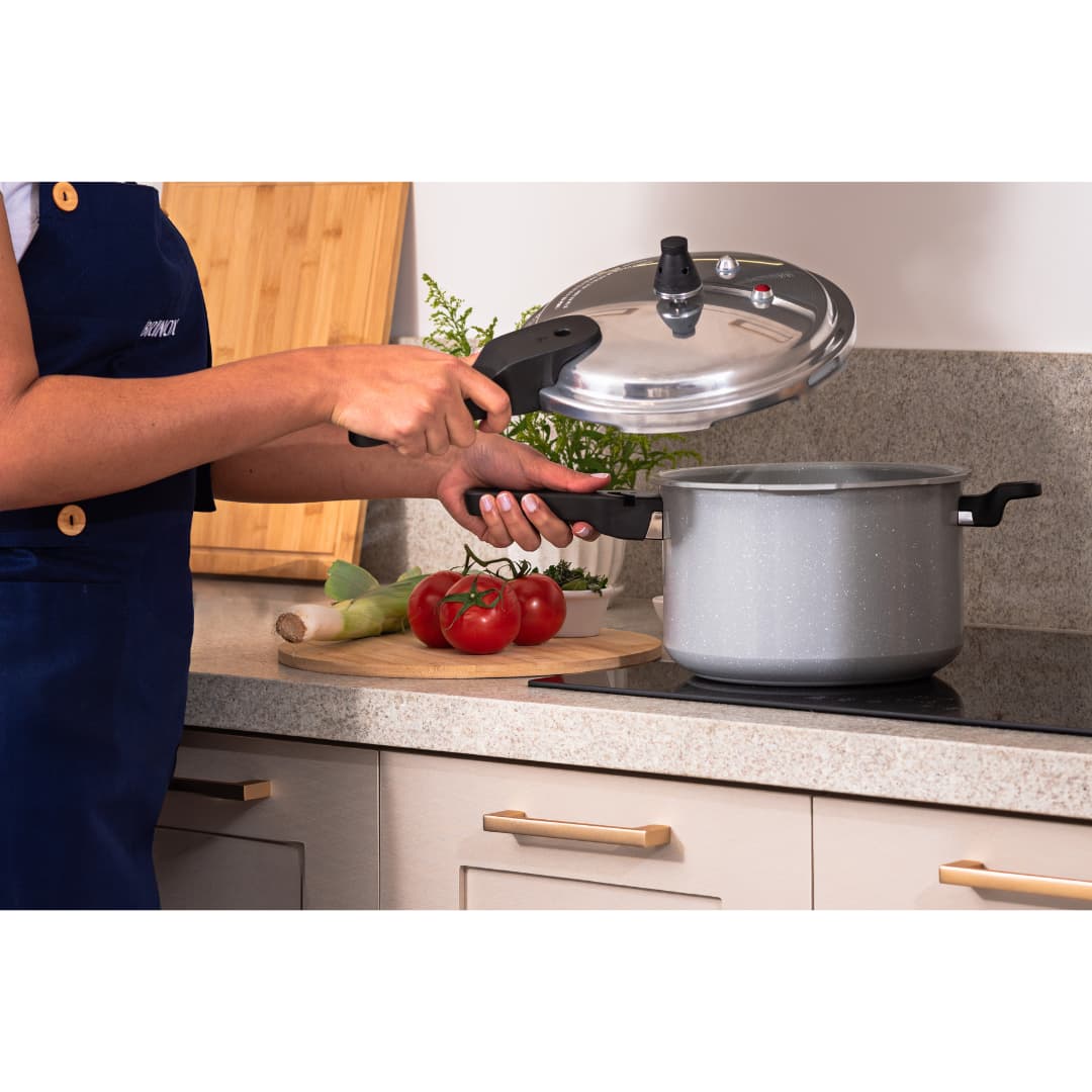 Panela de Pressão Indução Brinox Super Antiaderente Ceramic Life 5,4 Litros 22cm Gris - Imagem 5
